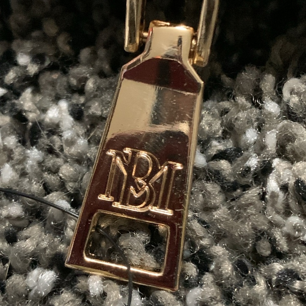 Badgley Mischka Quilted Phone Case - Picture 9 of 10